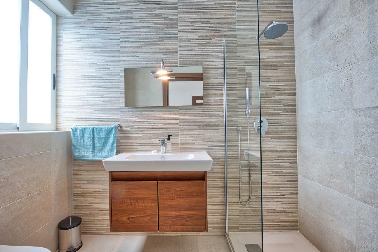 Hv12 - Sea Front Penthouse