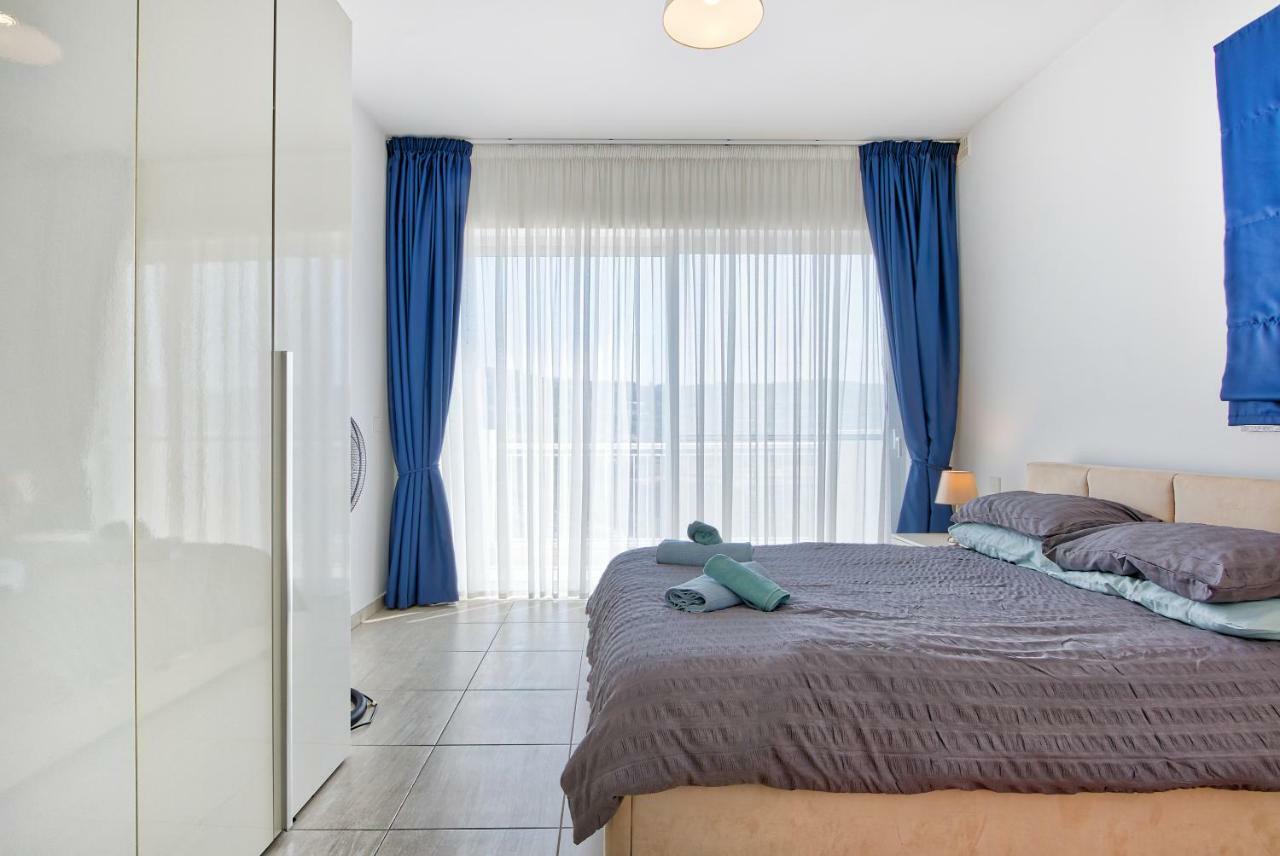 Hv12 - Sea Front Penthouse Apartament St. Paul's Bay