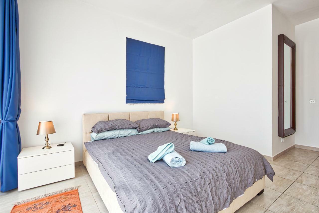 Hv12 - Sea Front Penthouse